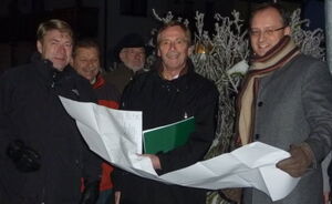 Am Weiher: BM Stütz, O. Flachmüller, G. Kolb, G. Stumpf, H. Martin und MdL Stoch